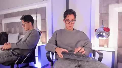 austinreeds online show from February 27, 2026, 11:54 am