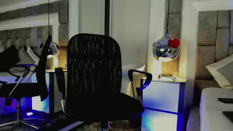 austinreeds online show from March 7, 2026, 12:46 pm