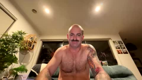 austintoner85 online show from April 23, 2026, 9:52 am