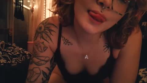 Autie 3 online show from February 10, 2026, 3:21 am