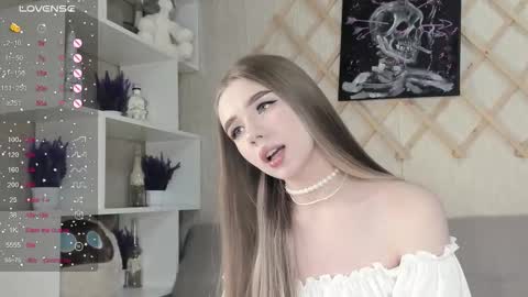 Snapshot of auto_baby chatting on December 2, 2025, 12:32 pm Dasha online show from December 2, 2025, 12:32 pm