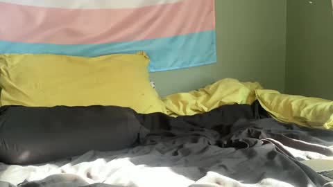 Autumn Loves You online show from March 4, 2026, 5:08 pm