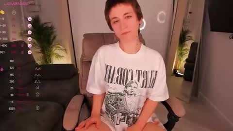 Snapshot of autumnwhisper_ chatting on February 4, 2026, 10:26 pm Alice online show from February 4, 2026, 10:26 pm