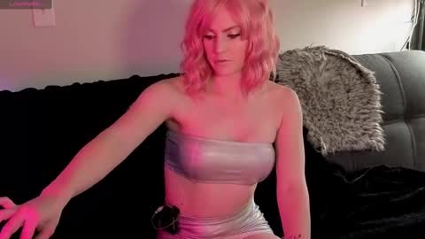 Snapshot of ava_art8 chatting on October 6, 2025, 2:20 am Ava Rhodes online show from October 6, 2025, 2:20 am