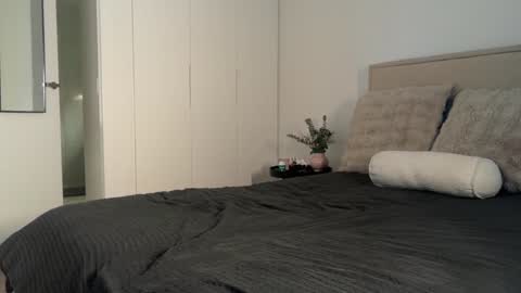 Ava  online show from February 8, 2026, 12:03 am