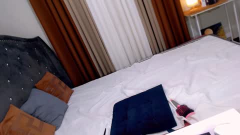 Snapshot of ava_lux chatting on December 27, 2024, 8:39 pm Ava online show from December 27, 2024, 8:39 pm