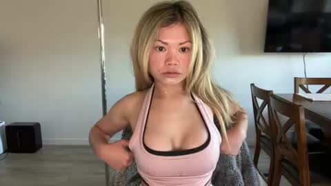 Snapshot of ava_petite_ chatting on July 15, 2026, 5:40 pm Little Ava online show from July 15, 2026, 5:40 pm