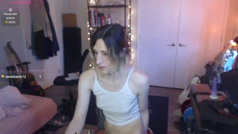 Snapshot of ava_reinhart_999 chatting on June 24, 2026, 7:35 pm Ava online show from June 24, 2026, 7:35 pm