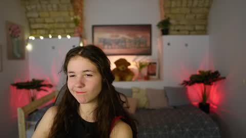 ava taylor18 online show from February 19, 2025, 7:59 pm