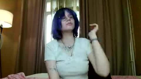 avaobierne online show from May 15, 2026, 6:31 am