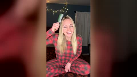 Ava Rose online show from January 7, 2026, 2:25 am