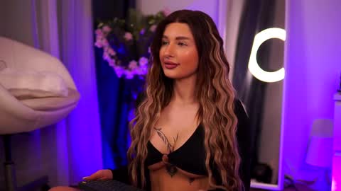 Snapshot of avashay chatting on January 21, 2025, 2:43 am Carina online show from January 21, 2025, 2:43 am