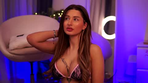 Snapshot of avashay chatting on January 22, 2025, 4:44 am Carina online show from January 22, 2025, 4:44 am