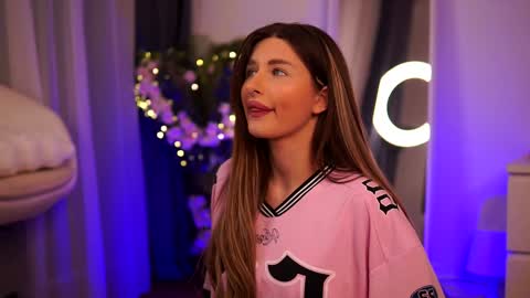 Snapshot of avashay chatting on January 23, 2025, 1:51 am Carina online show from January 23, 2025, 1:51 am