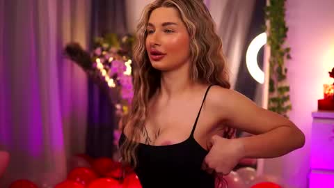 Snapshot of avashay chatting on February 12, 2025, 8:50 pm Carina online show from February 12, 2025, 8:50 pm