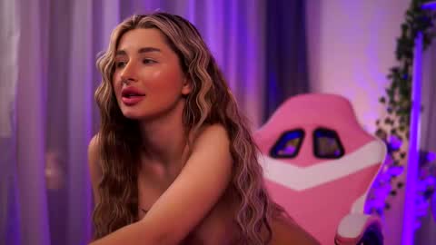 Snapshot of avashay chatting on February 13, 2025, 2:56 am Carina online show from February 13, 2025, 2:56 am