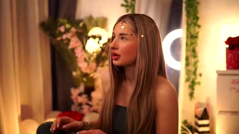 Snapshot of avashay chatting on February 25, 2025, 10:18 pm Carina online show from February 25, 2025, 10:18 pm