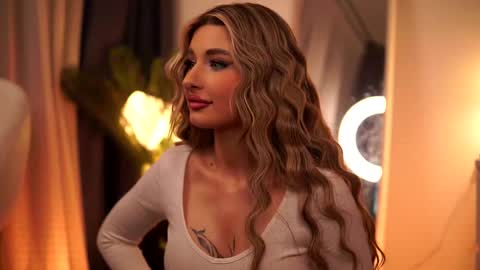 Snapshot of avashay chatting on March 1, 2025, 2:15 am Carina online show from March 1, 2025, 2:15 am