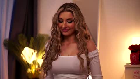 Snapshot of avashay chatting on March 1, 2025, 5:20 am Carina online show from March 1, 2025, 5:20 am