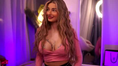 Snapshot of avashay chatting on March 4, 2025, 11:11 pm Carina online show from March 4, 2025, 11:11 pm