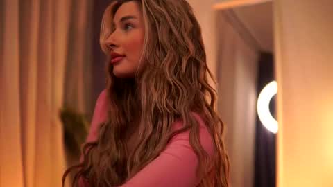 Snapshot of avashay chatting on March 5, 2025, 2:14 am Carina online show from March 5, 2025, 2:14 am