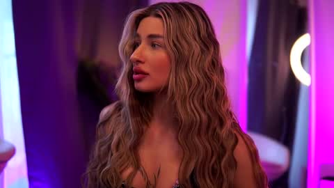 Snapshot of avashay chatting on March 5, 2025, 5:18 am Carina online show from March 5, 2025, 5:18 am