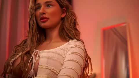 Snapshot of avashay chatting on March 6, 2025, 1:58 am Carina online show from March 6, 2025, 1:58 am