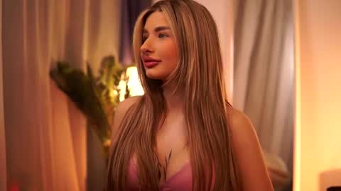 Snapshot of avashay chatting on March 11, 2025, 10:31 pm Carina online show from March 11, 2025, 10:31 pm