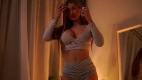 Snapshot of avashay chatting on March 12, 2025, 2:09 am Carina online show from March 12, 2025, 2:09 am