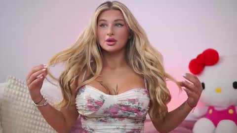 Snapshot of avashay chatting on September 24, 2025, 9:18 pm Carina online show from September 24, 2025, 9:18 pm