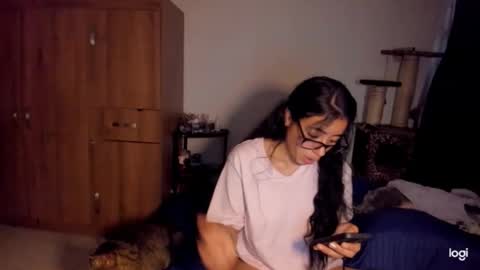 Snapshot of ave_fenix69 chatting on December 19, 2024, 3:18 am Valery -- online show from December 19, 2024, 3:18 am