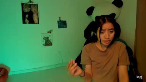 Snapshot of ave_fenix69 chatting on March 6, 2025, 2:30 am Valery -- online show from March 6, 2025, 2:30 am