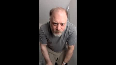 Snapshot of averagegreg chatting on May 7, 2026, 11:48 am Greg online show from May 7, 2026, 11:48 am
