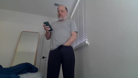 Snapshot of averagegreg chatting on May 15, 2026, 11:06 am Greg online show from May 15, 2026, 11:06 am