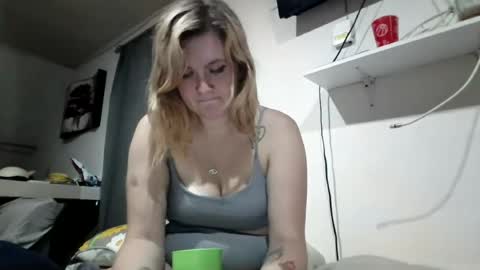 Avery Doll online show from June 18, 2026, 12:33 am