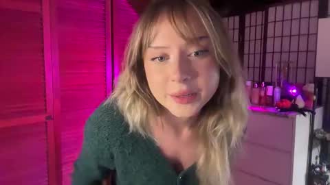 Snapshot of averyyy333 chatting on November 6, 2025, 1:50 am Avery online show from November 6, 2025, 1:50 am