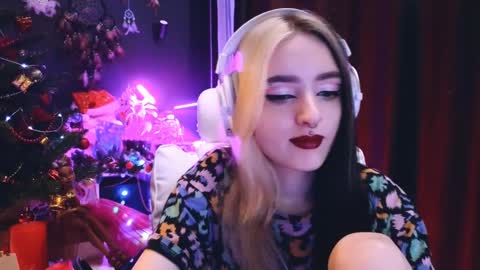 Avriel online show from January 9, 2025, 2:01 am