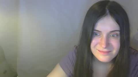 Snapshot of avialenne chatting on April 10, 2026, 5:28 pm avialenne online show from April 10, 2026, 5:28 pm