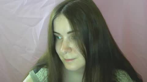 Snapshot of avialenne chatting on May 4, 2026, 9:16 am avialenne online show from May 4, 2026, 9:16 am