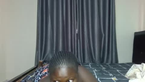 Snapshot of avian_babe chatting on March 31, 2026, 9:43 am Avian online show from March 31, 2026, 9:43 am