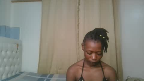 Snapshot of avian_babe chatting on April 11, 2026, 6:23 pm Avian online show from April 11, 2026, 6:23 pm