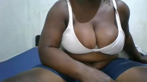 avril254 online show from January 10, 2026, 11:56 am