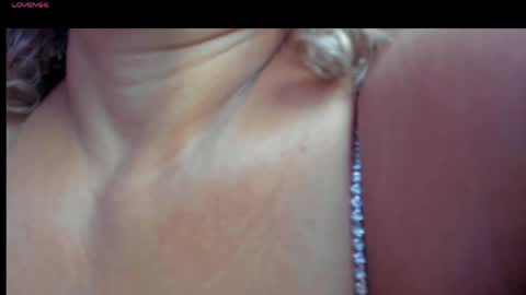 avril_jonson online show from May 31, 2026, 9:38 pm