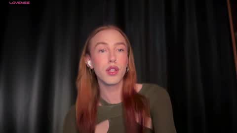 avril_pearly_ online show from May 18, 2026, 10:54 am