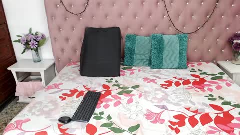 Snapshot of avrilbennettx chatting on March 31, 2026, 12:38 pm Avril... online show from March 31, 2026, 12:38 pm