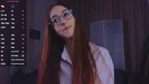 Avril online show from September 12, 2025, 9:04 pm