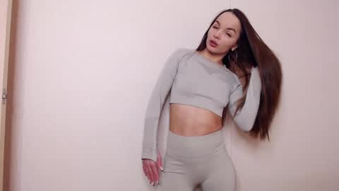 Snapshot of avrora_lew_ chatting on February 2, 2025, 9:13 pm Avrora Inst online show from February 2, 2025, 9:13 pm