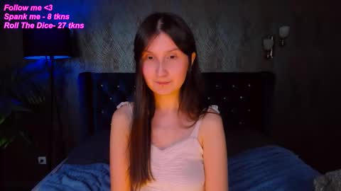 Snapshot of avrora_shy_ chatting on November 11, 2025, 7:36 pm Avrora online show from November 11, 2025, 7:36 pm