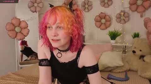 Snapshot of awawrin chatting on July 11, 2026, 9:49 pm Awi online show from July 11, 2026, 9:49 pm