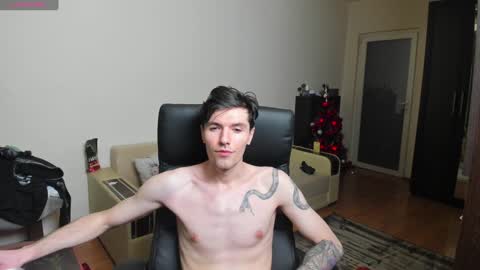 Snapshot of awesome_justin chatting on December 24, 2024, 12:44 pm Justin online show from December 24, 2024, 12:44 pm